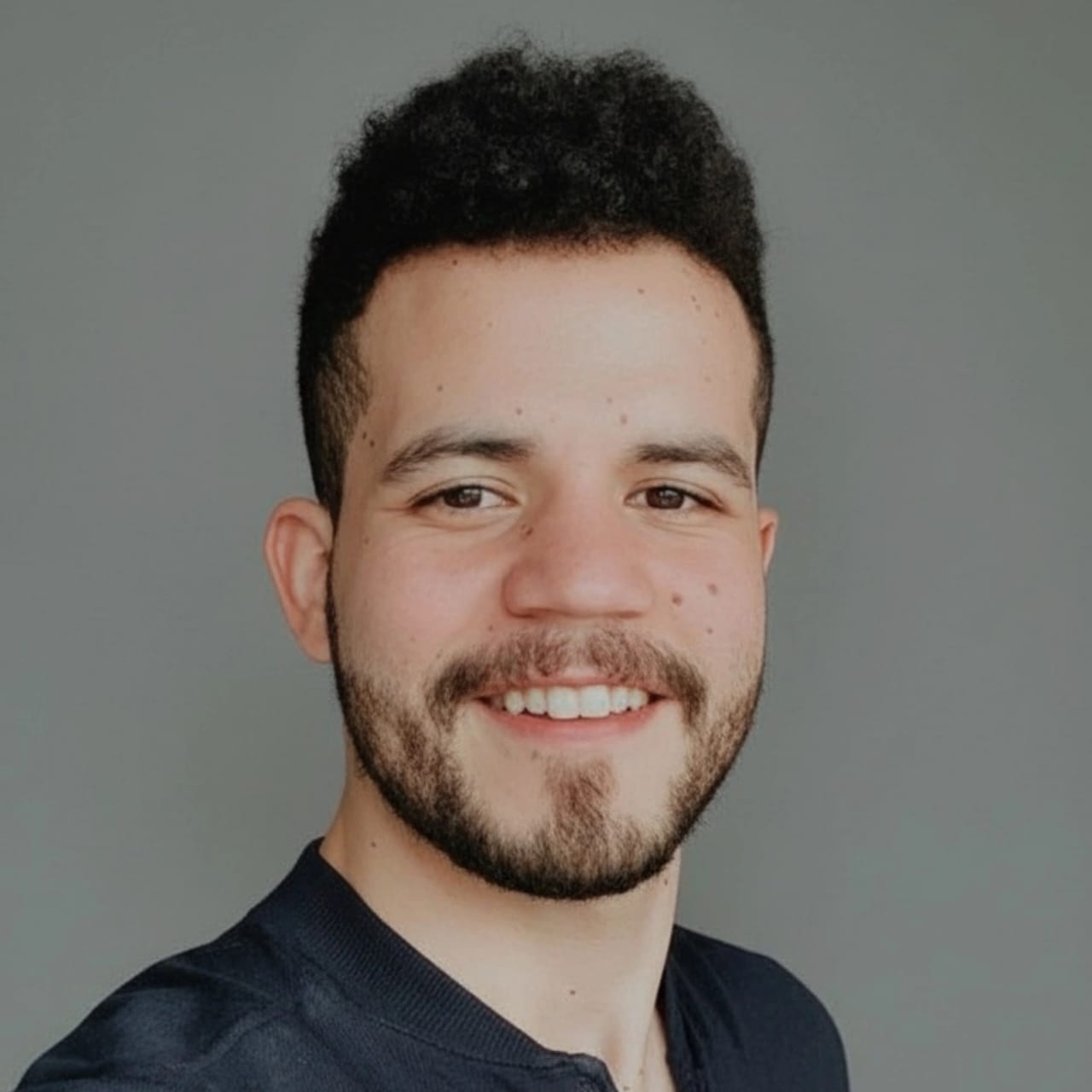 Foto del fundador Israel Rodríguez